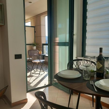 Bilocale Con Terrazzo E Box Auto Su Richiesta Apartment Como Exterior photo