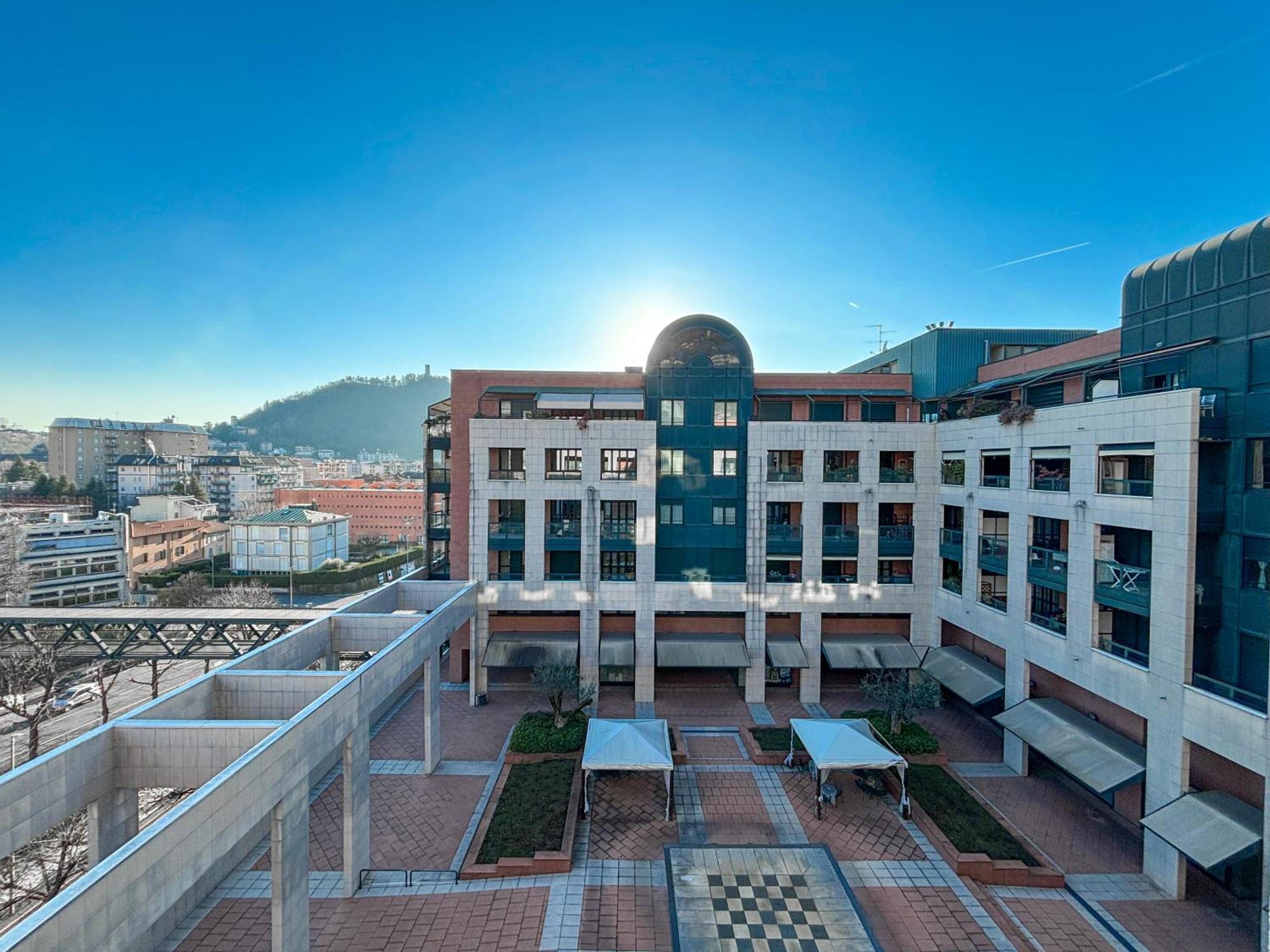 Bilocale Con Terrazzo E Box Auto Su Richiesta Apartment Como Exterior photo