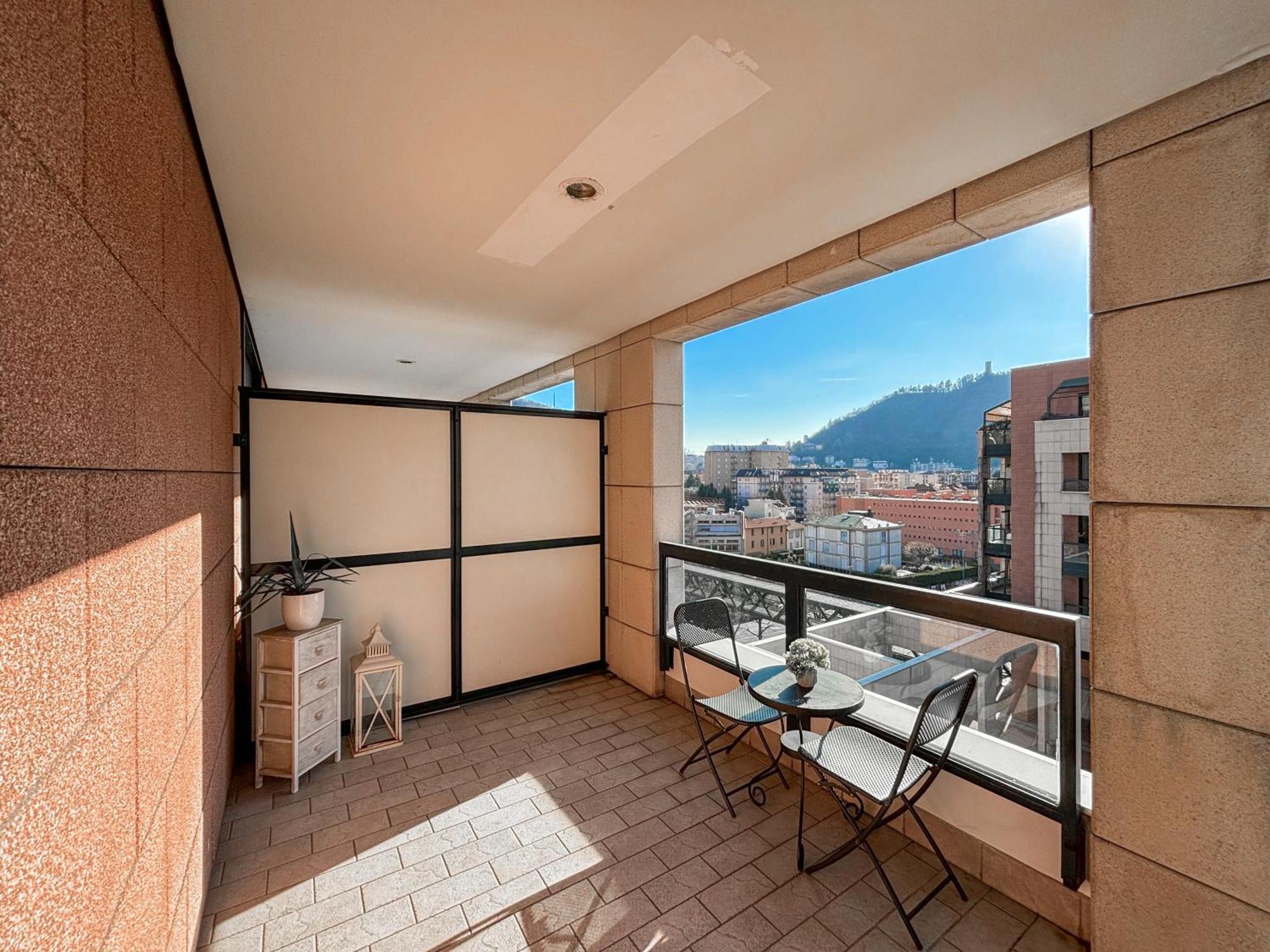 Bilocale Con Terrazzo E Box Auto Su Richiesta Apartment Como Exterior photo