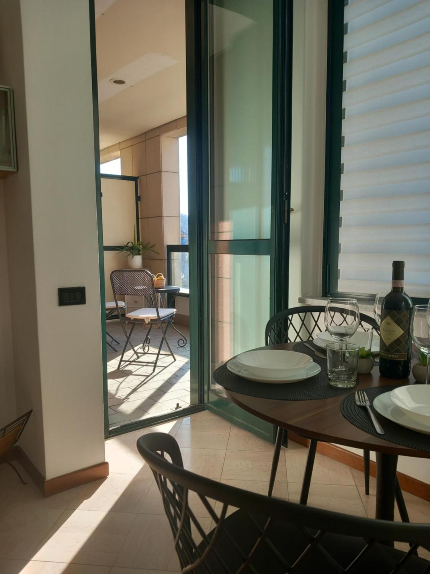 Bilocale Con Terrazzo E Box Auto Su Richiesta Apartment Como Exterior photo